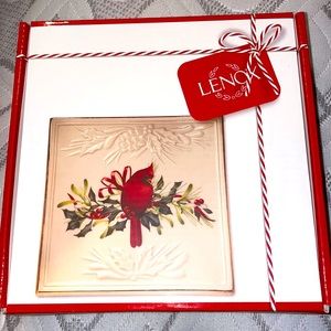 Lenox Carved Trivet